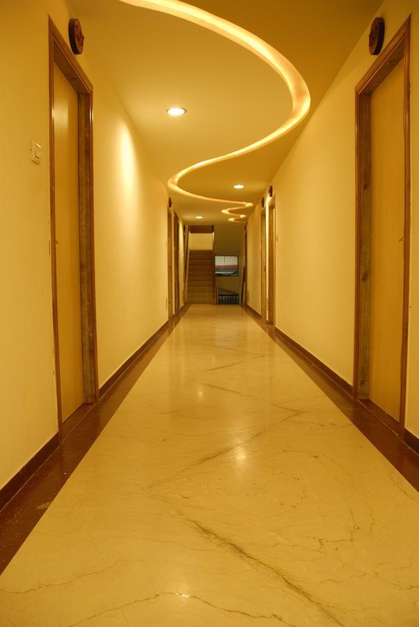 Hotel Vrinda Натгдвара Екстер'єр фото