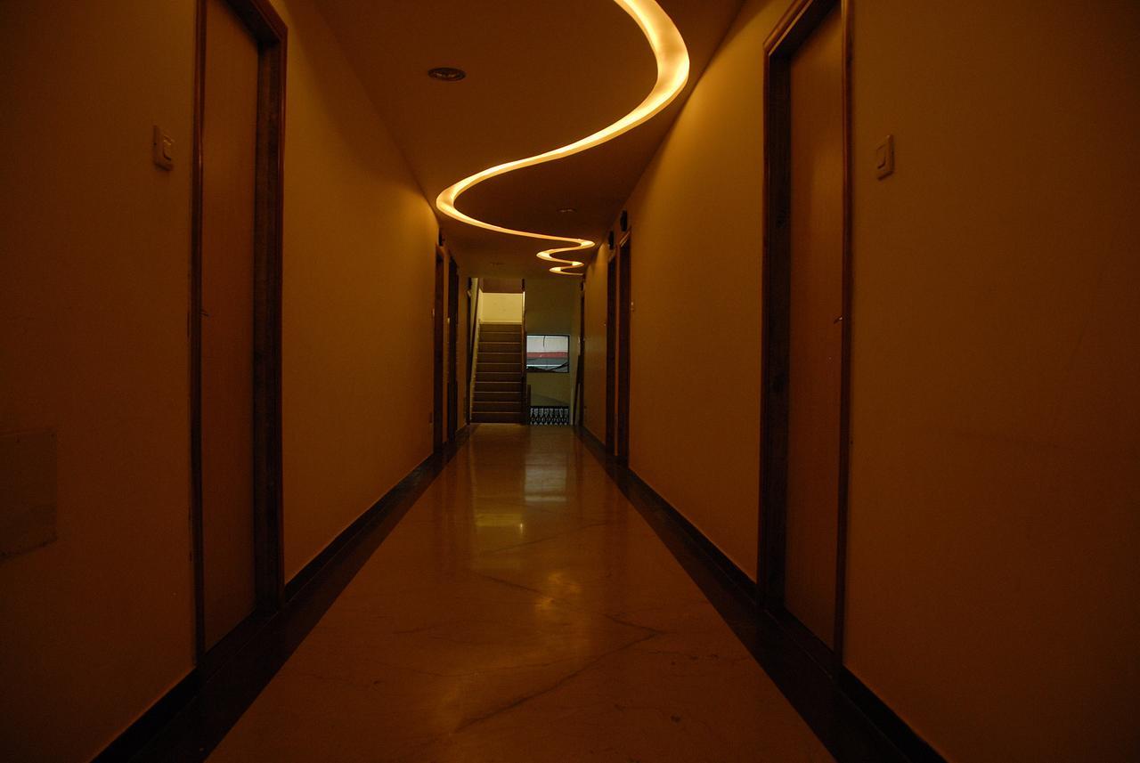 Hotel Vrinda Натгдвара Екстер'єр фото