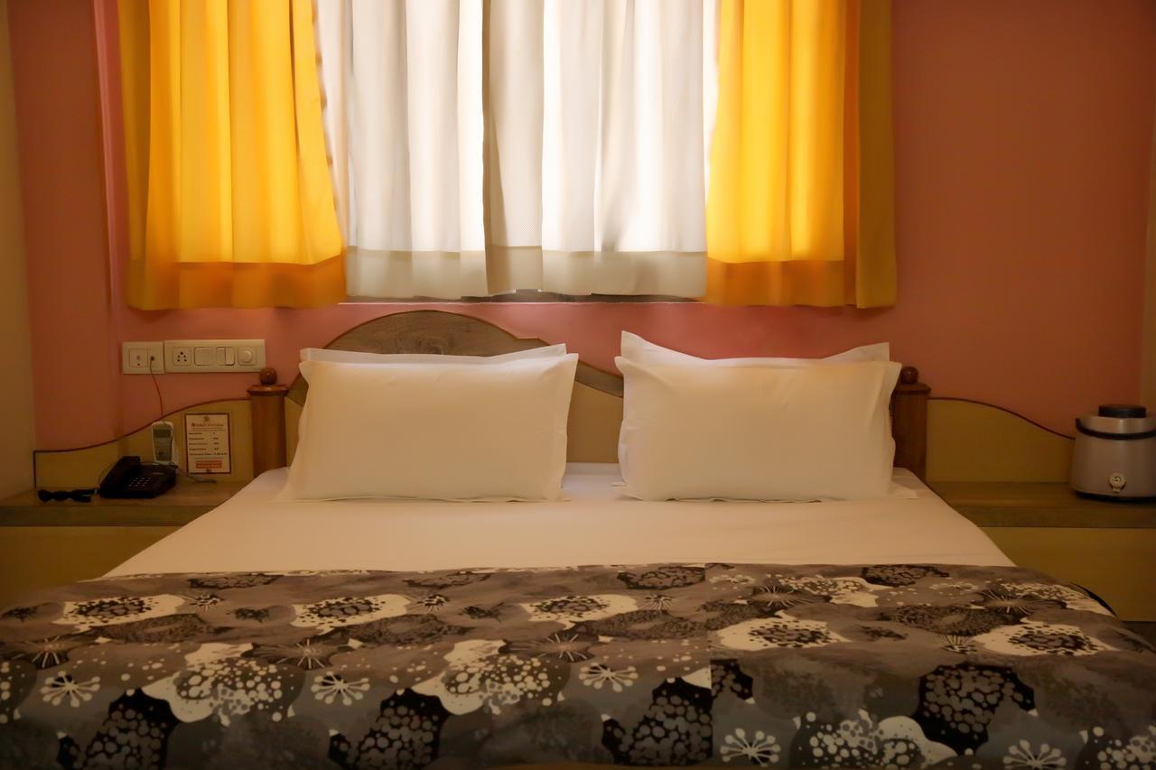 Hotel Vrinda Натгдвара Екстер'єр фото